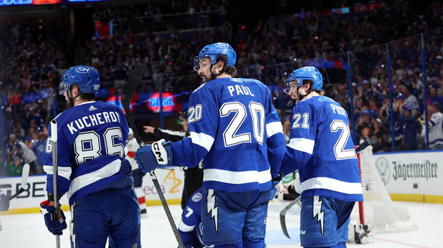 Никита Кучеров (№86), Ник Пол (№20) и Брэйден Пойнт.