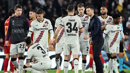 «Байер» сделал шаг ко второму трофею, «Олимпиакос» шокировал Эмери