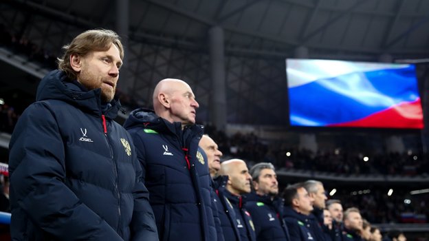 Валерий Карпин с тренерским штабом сборной России.