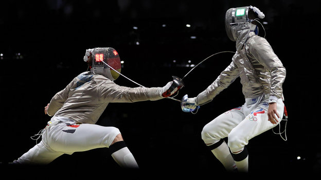 Константин Лоханов (справа) и Макс Хартунг. Фехтовальщики Константин Лоханов (справа) и Макс Хартунг