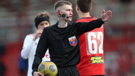 Арбитр Михаил Черемных.