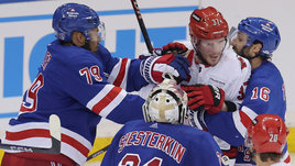 Огонь в серии «Каролины» и «Рейнджерс»: Свечников снес Шестеркина, игра дошла до второго овертайма