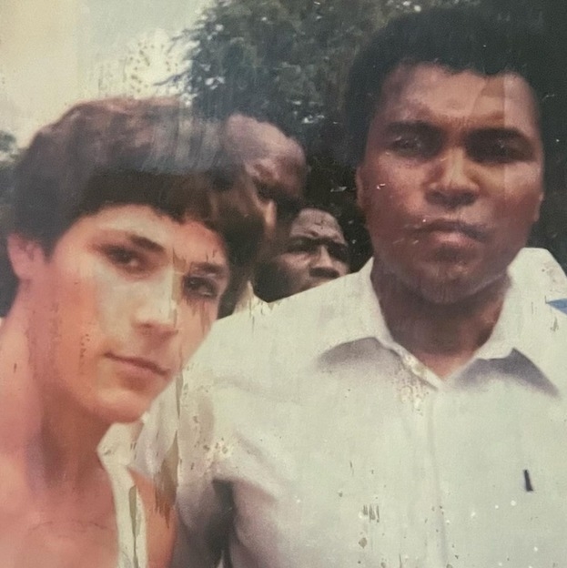 Джон Скалли и Мохаммед Али.