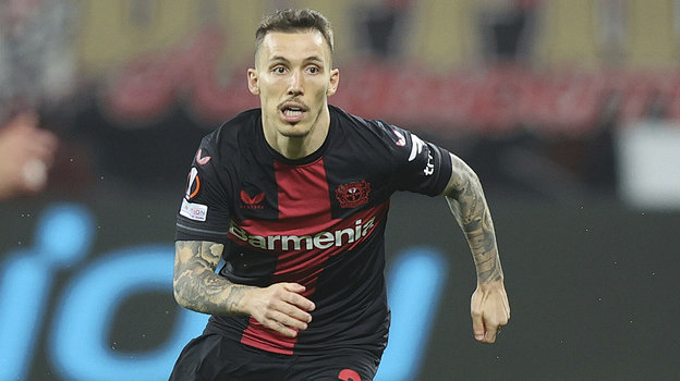 Алехандро Гримальдо. Футболист «Байера» Алехандро Гримальдо