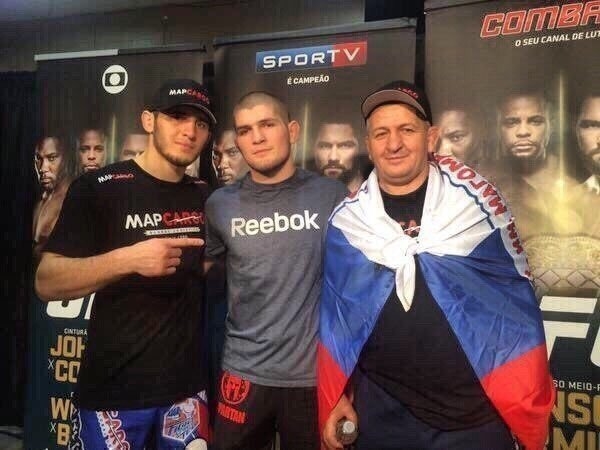 Ислам Махачев, Хабиб Нурмагомедов и Абдулманап Нурмагомедов.