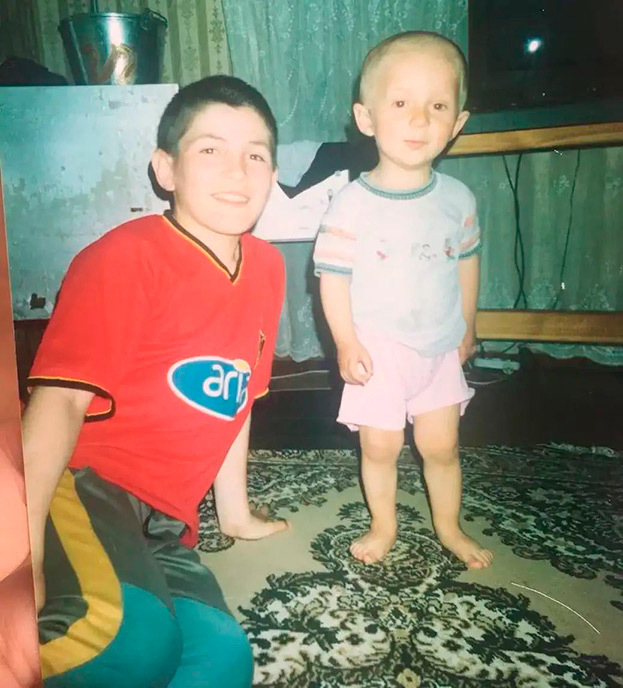 Юный Хабиб в футболке «Галатасарая».