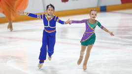 Юные участники соревнований ледовых балетов