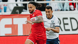 Тео Бонгонда и Роберто Фернандес в матче «Балтика» — «Спартак»