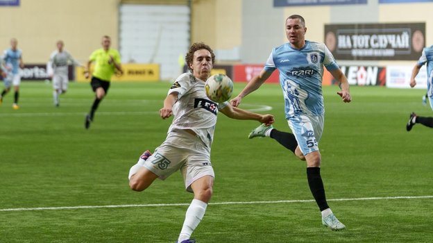 Нападающий «Енисея» Андрей Окладников.