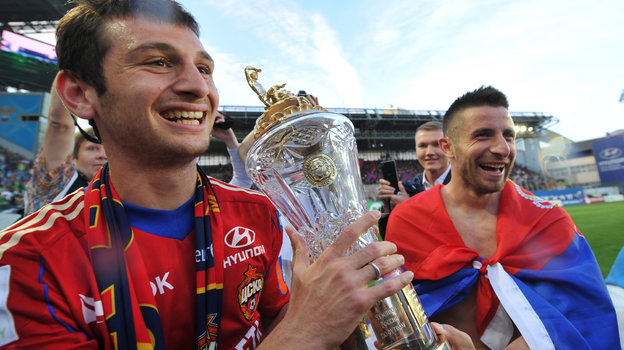 Алан Дзагоев и Зоран Тошич после победы над «Локомотивом» в золотом матче РПЛ-2013/14.