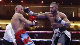 Ковалев держался, но все равно упал. Крашер без шансов проиграл неизвестному сопернику