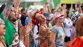 Девушка на фестивале Дикая Мята