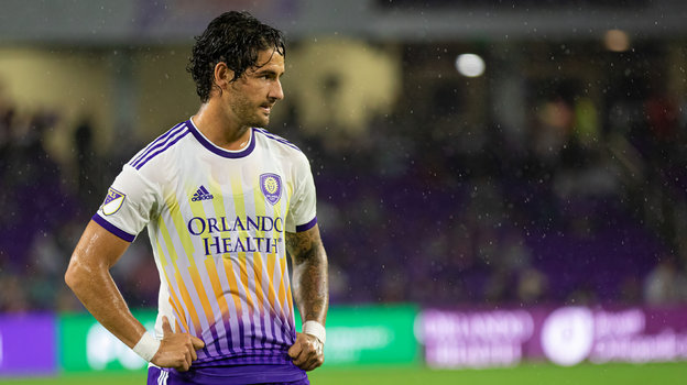 Алешандре Пату. Футболист Алешандре Пату.