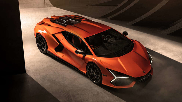 Lamborghini Revuelto.