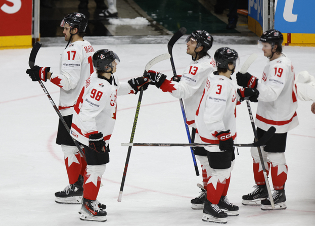 Хоккеисты сборной Канады вышли в решающую стадию турнира. Хоккеисты сборной Канады