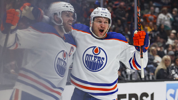 Коннор Макдэвид и Зак Хайман. Хоккеисты «Эдмонтона» Коннор Макдэвид и Зак Хайман