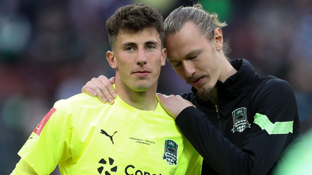 Станислав Агкацев и Матвей Сафонов. Футболисты «Краснодара» Станислав Агкацев и Матвей Сафонов