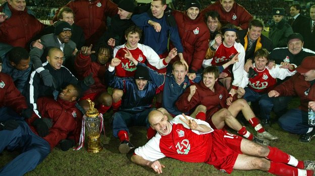 Игроки «Локомотива» завоевали золото чемпионата России в сезоне-2002. Игроки «Локомотива» завоевали золото чемпионата России в сезоне-2002.