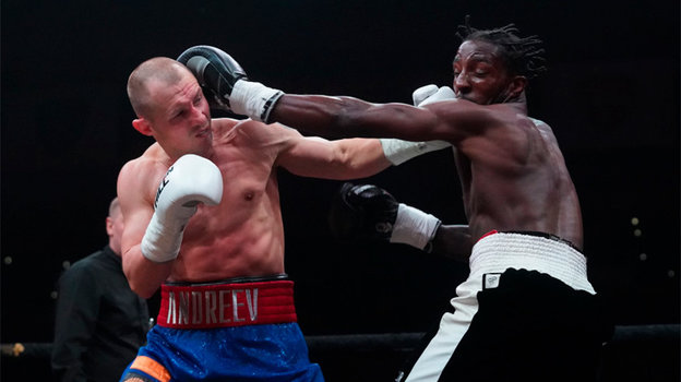 Бой Романа Андреева и Терелла Бостика.