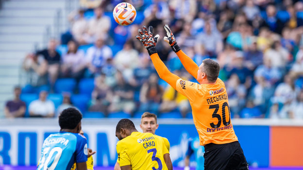 Сергей Песьяков в матче «Зенит» - «Краснодар». Футболист Сергей Песьяков в матче «Зенит» - «Краснодар»