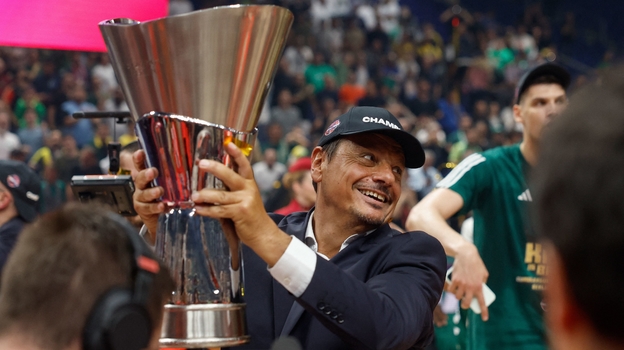 Главный тренер «Панатинаикоса» Эргин Атаман.