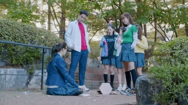 Кадр из дорамы «Истинная красота»