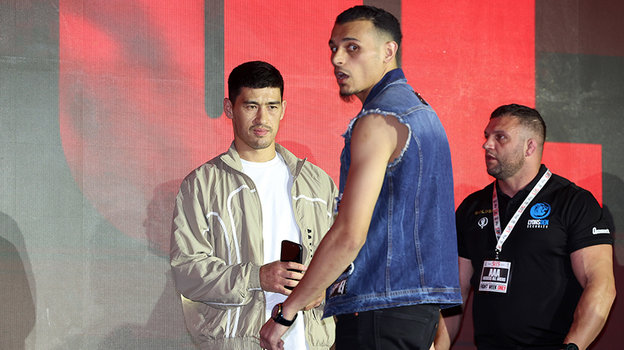 Дмитрий Бивол и Малик Зинад на пресс-конференции перед боем.