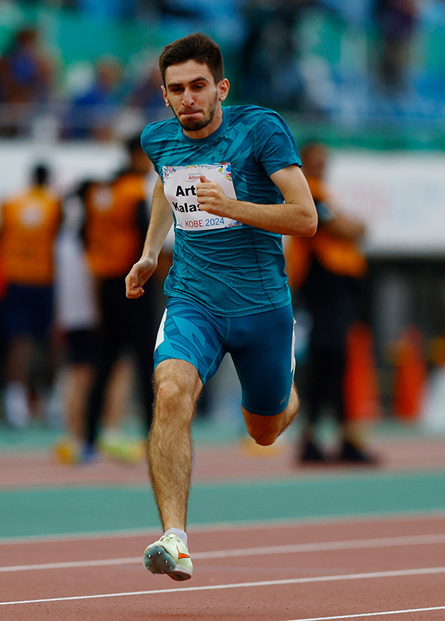 Артем Калашян. Паралимпийский атлет Артем Калашян.