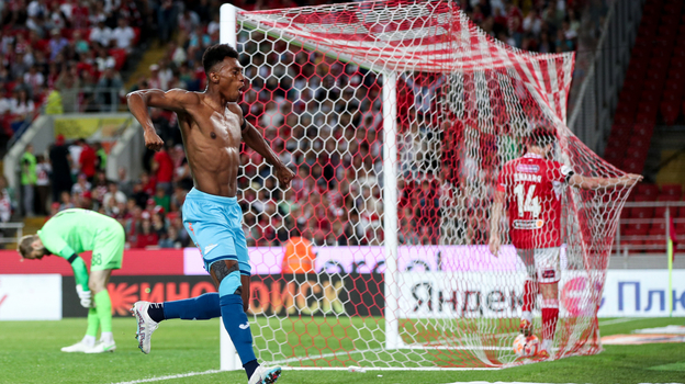 Форвард «Зенита» Матео Кассьерра.