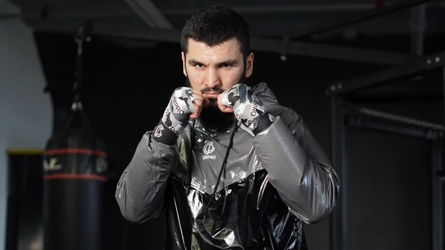 Артур Бетербиев.