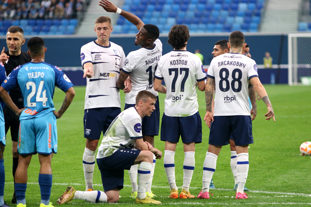 Футболисты «Балтики» в матче против «Зенита». Футболисты «Балтики» в матче против «Зенита»
