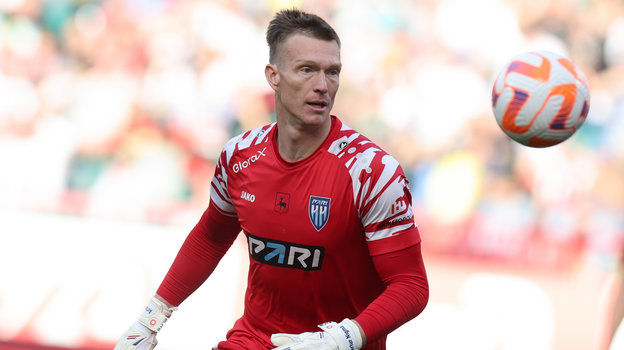 Артур Нигматуллин. Футболист «Пари НН» Артур Нигматуллин