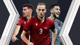 Футболисты сборной Албании Мирлинд Даку, Марио Митай и Томас Стракоша