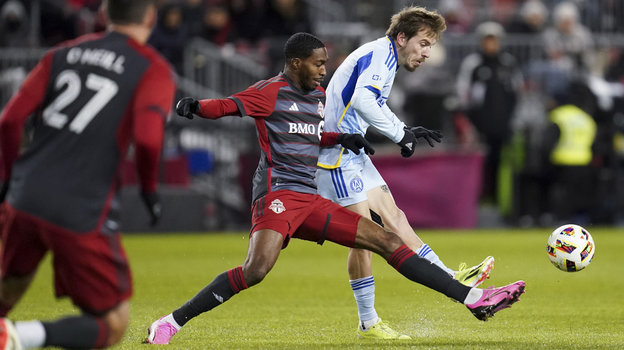 Тайриз Спайсер и Саба Лобжанидзе. Футболисты Тайриз Спайсер и Саба Лобжанидзе