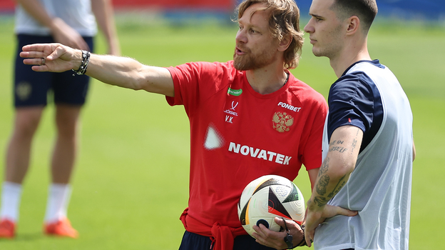 Главный тренер Валерий Карпин.