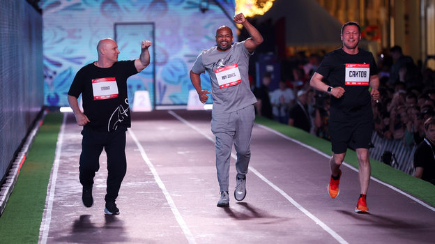 Жолт Барна, Рой Джонс и Олег Саитов.