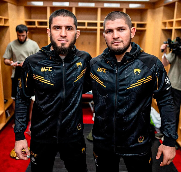 Ислам Махачев и Хабиб Нурмагомедов.