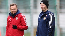 «Сафонов прошел медосмотр в «ПСЖ», объявление — на днях». Карпин — перед матчем с Белоруссией