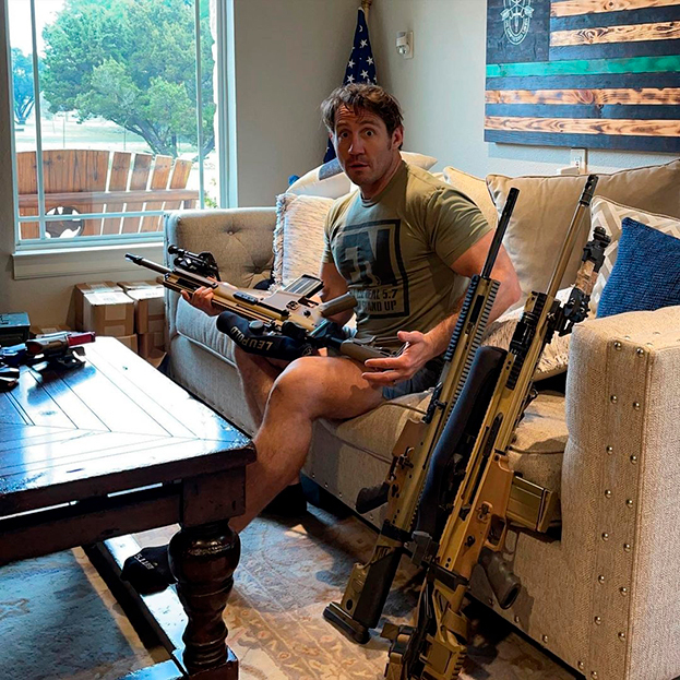 Тим Кеннеди.