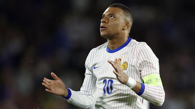 Килиан Мбаппе в матче Франция - Канада.