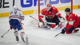 Бобровский дал «Эдмонтону» один шанс на победу, но потом был идеален. «Флорида» еще на шаг ближе к Кубку Стэнли