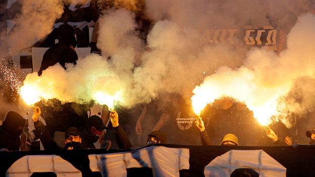 Нередкий антураж на матчах сербского футбола.