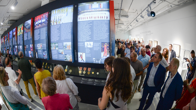 «Покорившие Олимп. Выставка артефактов из коллекции Владимира Потанина».