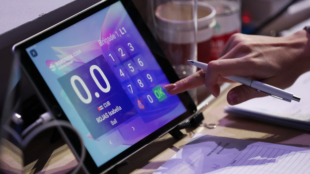 Судейский столик на соревнованиях по художественной гимнастике.