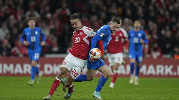 Юссуф Поульсен и Тими Элшник (Дания — Словения).