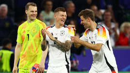 Фуболисты сборной Германии Мануэль Нойер, Тони Кроос и Томас Мюллер