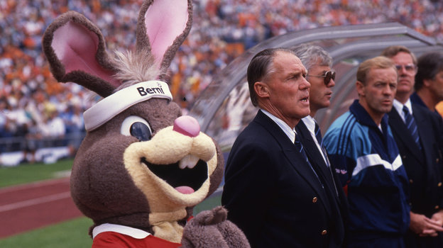 Талисман Евро-1988 заяц Берни. Талисман Евро-1988 заяц Берни