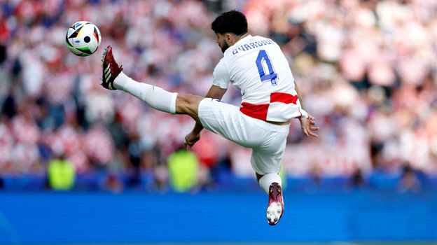 Йошко Гвардиол. Футболист Йошко Гвардиол в матче между сборными Хорватии и Испании на Евро-2024