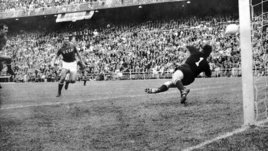 «Бескова сняли. Никаких премий за второе место не полагалось». Как мы проиграли финал Кубка Европы-1964