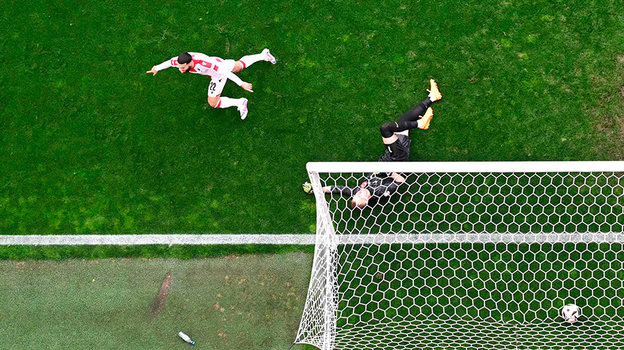 Гол Жоржа Микаутадзе в ворот сборной Турции.